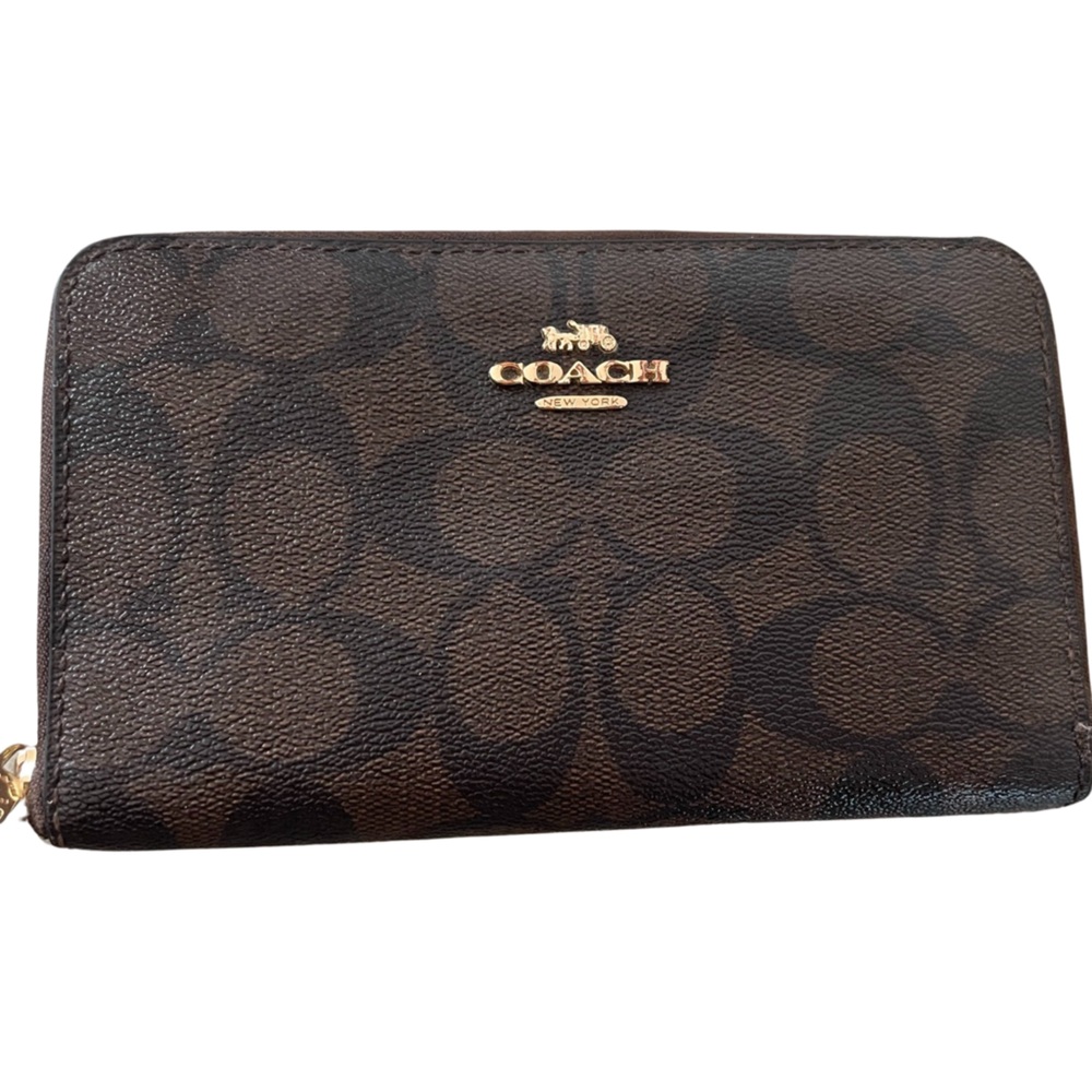Women’s Coach ID zipper wallet